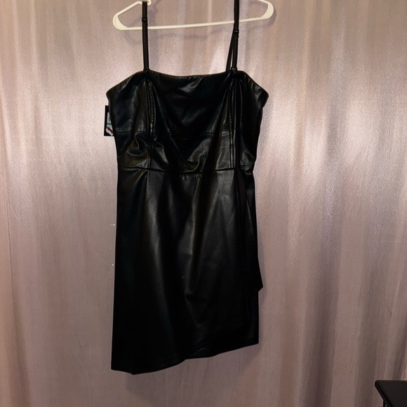 Puls size black pleather strapless dress - Picture 1 of 8